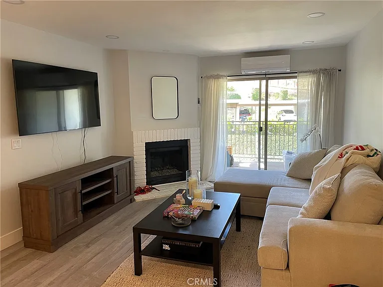 1730 S El Camino Real S — Photo 8