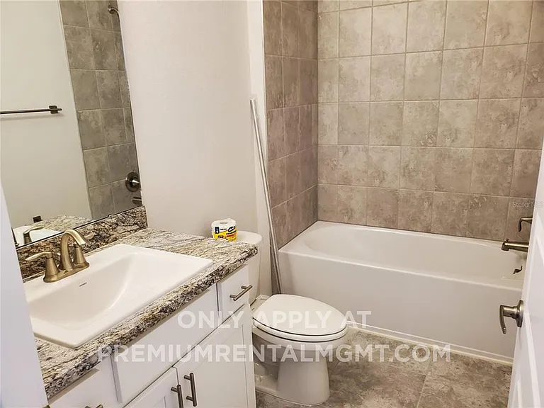 1138 Berry Ln — Photo 9