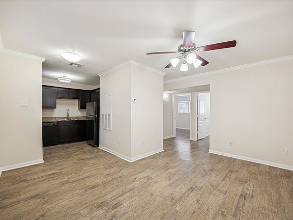 4th image of 427 W 16th St APT 3
