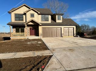 13525 Oakridge Dr, Kearney, MO 64060