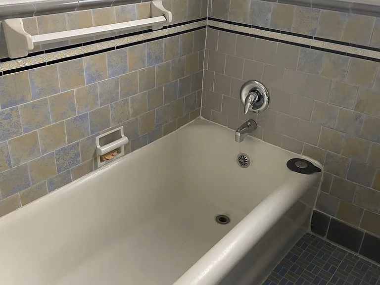 420 S Detroit St #3 — Photo 24