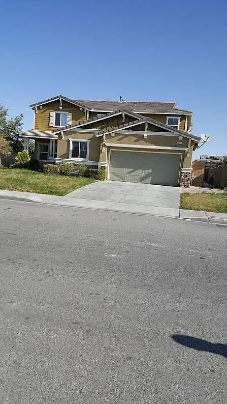 5 bed, 3293 sqft, $3,450 — Photo 3