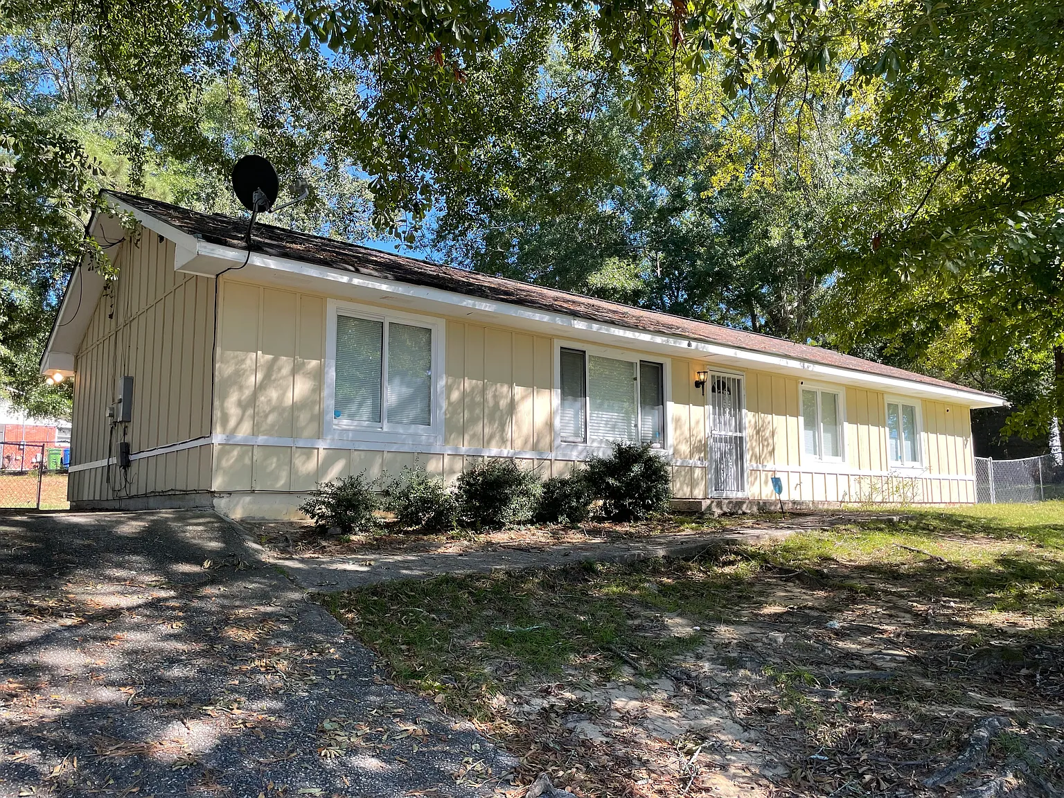 4 bed, 1464 sqft, $1,300 — Photo 1