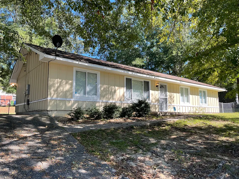 1648 Donald Dr