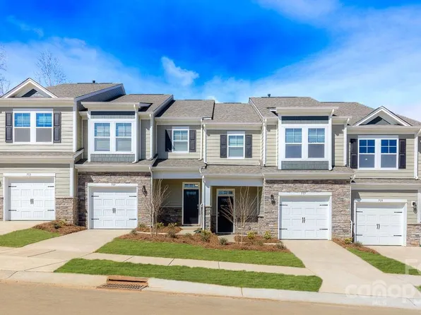 22 Ravens Ridge Rd, Hendersonville, NC 28792