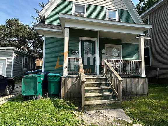 3rd image of 108 Osborne St #B
