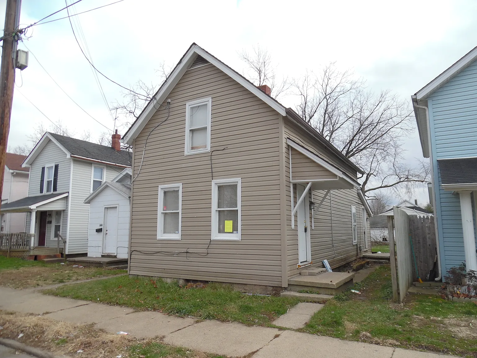 2030 Howard Ave photo 1