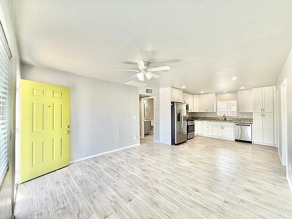 3rd image of 2824 N Woodland Ave #1