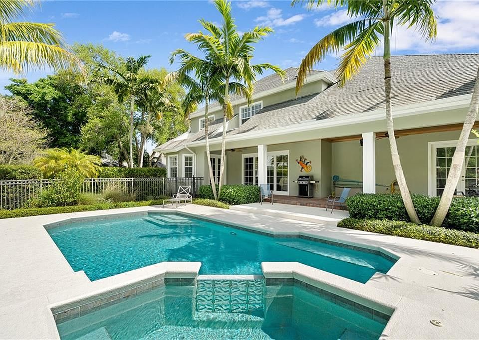 1st image of 220 Oak Hammock Ct SW