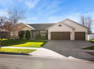 1006 Deerfield St, Holmen, WI 54636