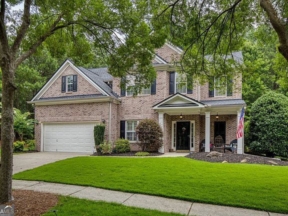 2nd image of 119 Lake Reserve Way