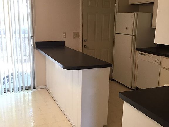 2nd image of 2828 Croydon Ct APT 5