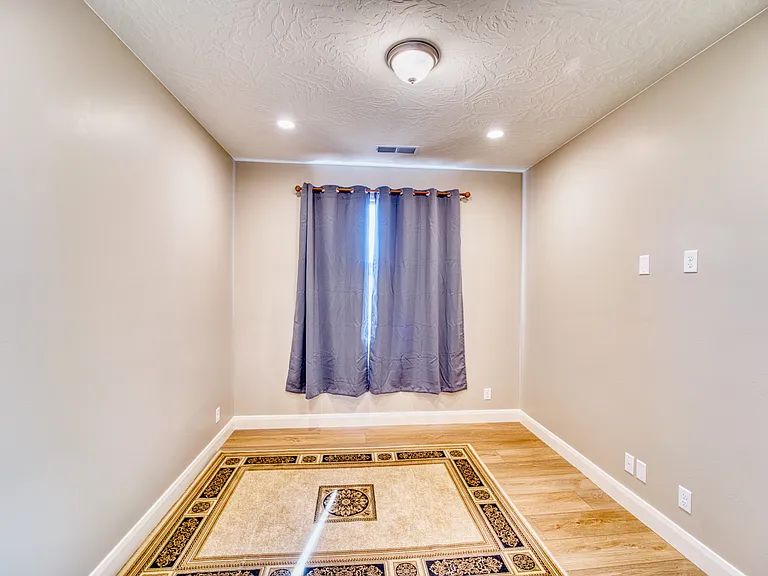 1544 N Daylight St — Photo 16