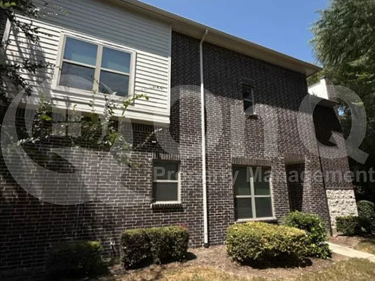 416 Harmon Dr — Photo 1