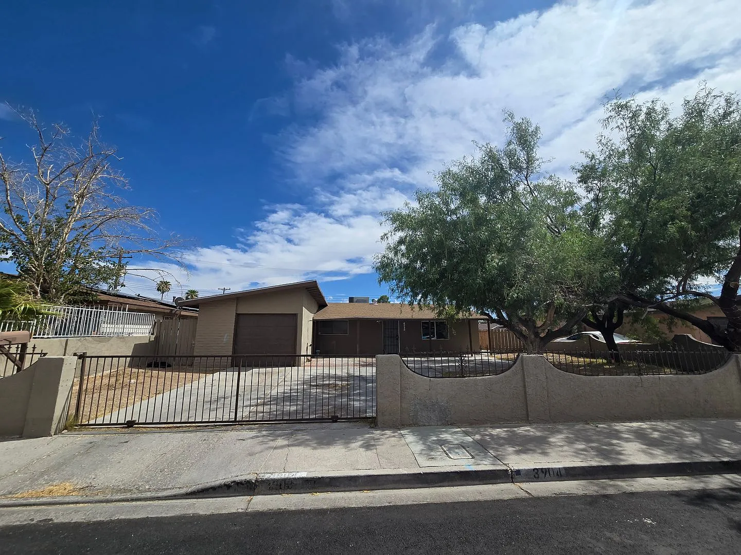 Remodeled 3 Bedroom 1 Bathroom Home! Lock in $1650 off your third month of rent! — Photo 2