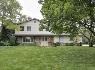 11712 W Waterford Ave, Greenfield, WI 53228
