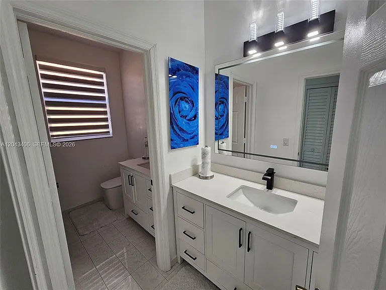 15561 SW 31st Ln — Photo 35