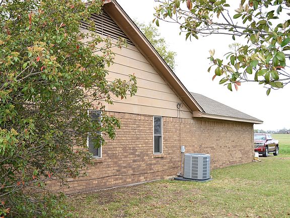 3rd image of 1012 Meridith Dr