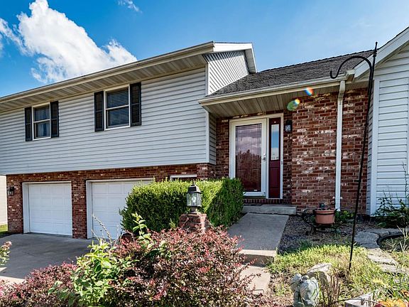 4th image of 2727 Deardane Dr