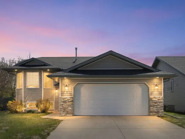 2 N Madison Ct, Strathmore, AB T1P 1M5