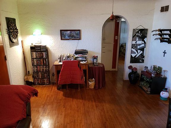 3rd image of 1512 W 1st St