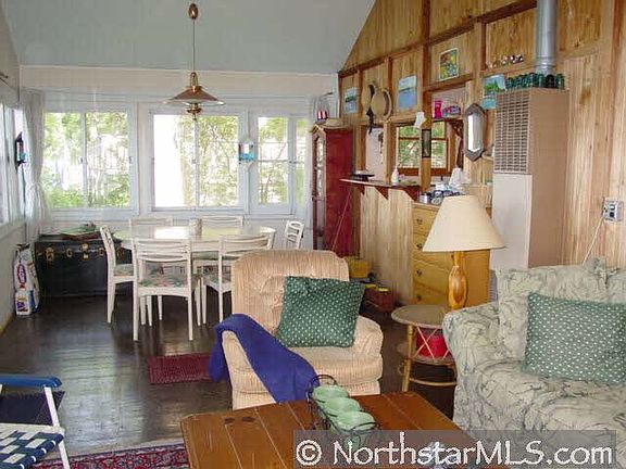 3rd image of 1721 S Deer Lake Circle