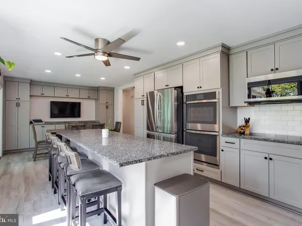 4692 Duley Dr, White Plains, MD 20695