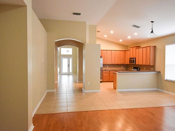 3rd image of 282 Venetian Bay Cir