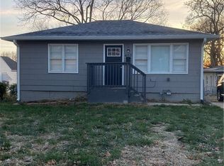 407 S Hocker Ave, Independence, MO 64050