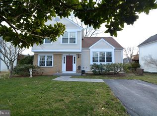 6 Braxton Dr, Sterling, VA 20165