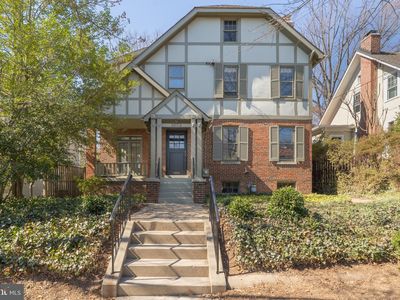 2602 36th Pl NW, Washington, DC, 20007