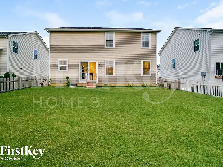 717 Wallace Dr — Photo 15
