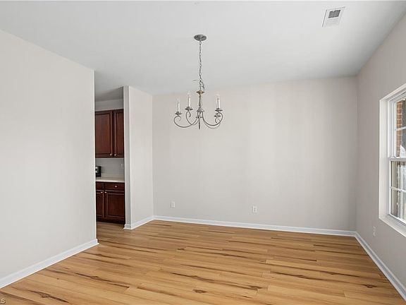 5th image of 2088 Lauren Woods Dr