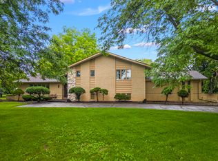 7826 Dunham Rd, Downers Grove, IL 60516