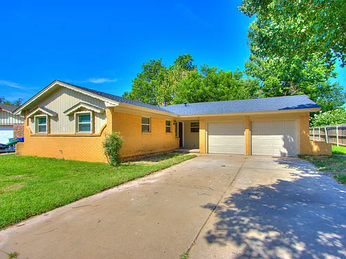 306 S Mercedes Dr Photo 1