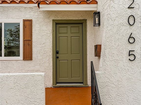 3rd image of 2065 W 65th St