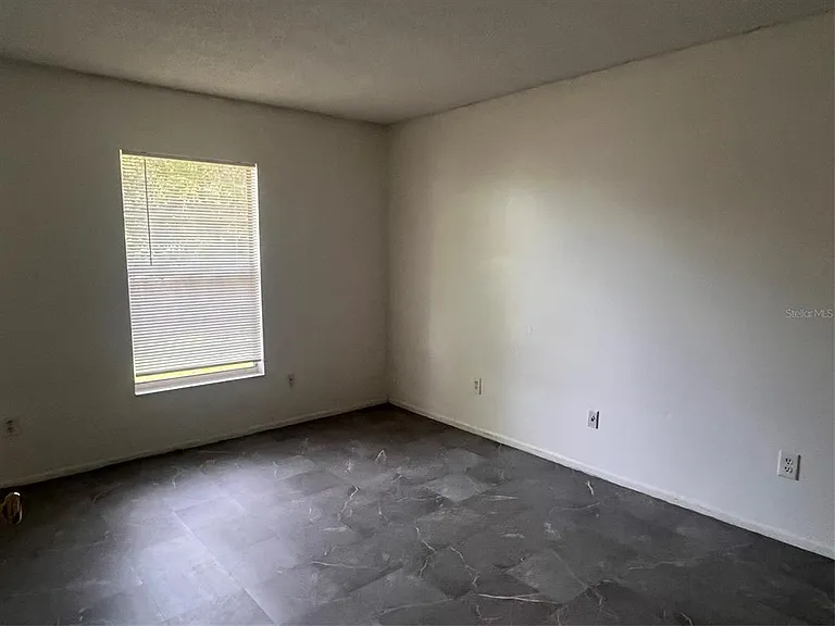 214 Bluefield Ave — Photo 7