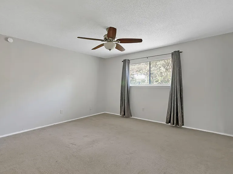 6104 Kelly Elliott Rd — Photo 7