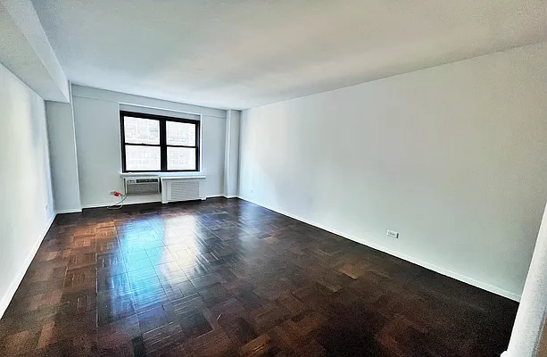 Rented by Manhattan Realty Group | media 7