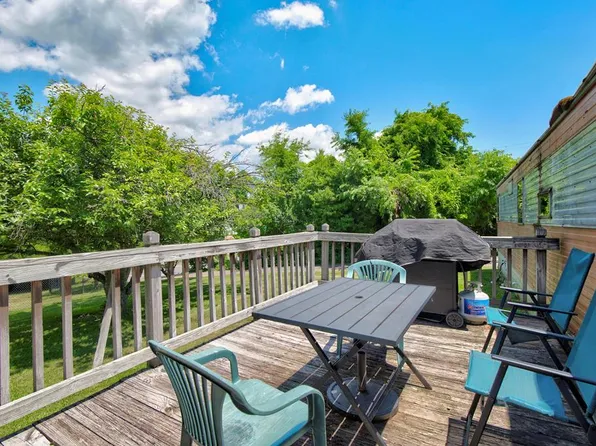 421 E Glade St, Glade Spring, VA 24340