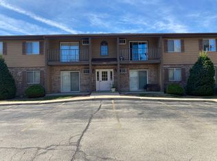 1555 Honeysuckle Rd APT 2, Hartford, WI 53027