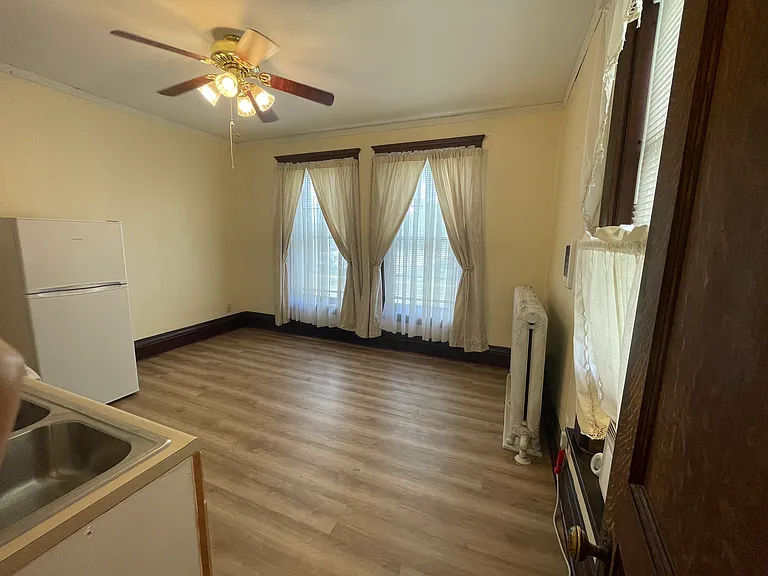 618 W Church St #4 — Photo 10