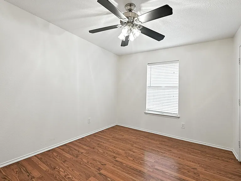 1455 Morrison Dr — Photo 8