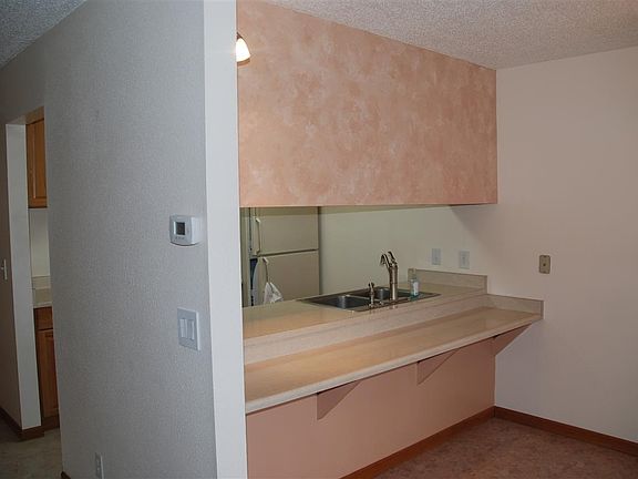 5th image of 107 Hickory Dr