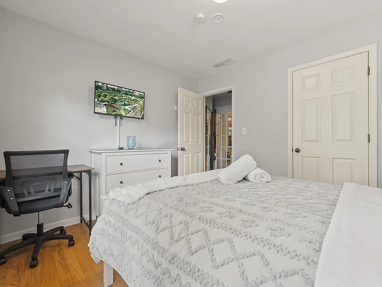 3613 Southland Dr NE #B — Photo 12