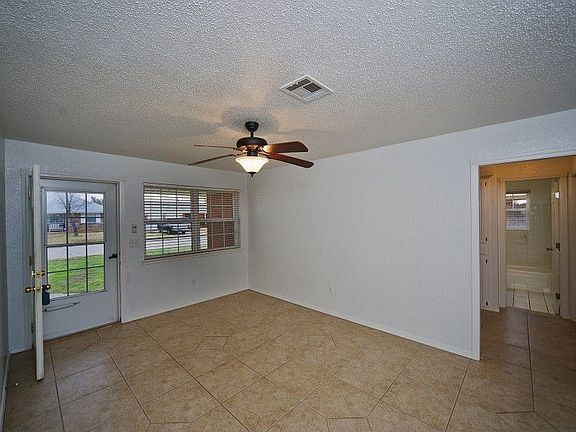 3rd image of 1309 Kings Court Cir