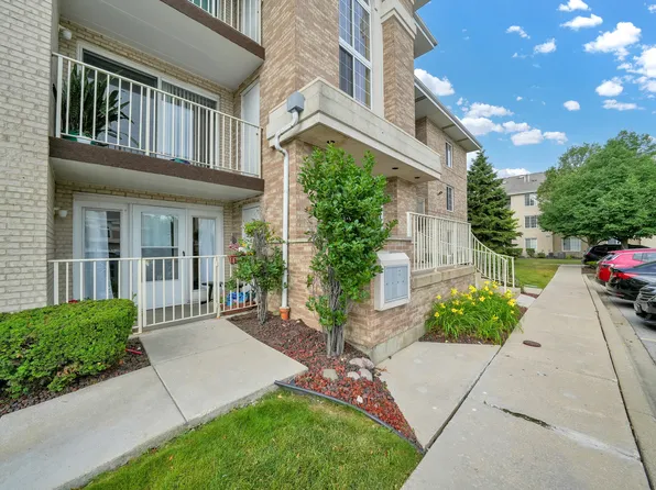 4232 W 76th St #105, Chicago, IL 60652
