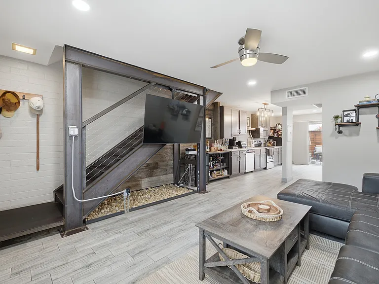 4846 N Woodmere Fairway #8 — Photo 15
