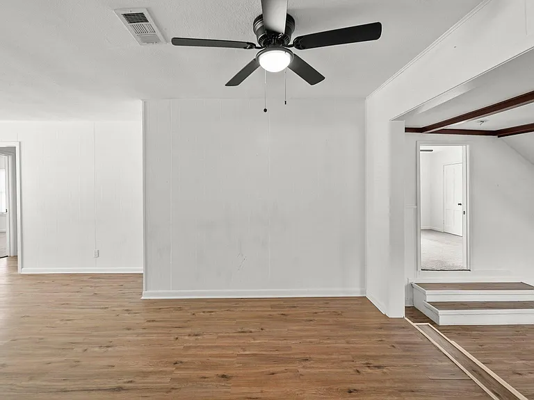 8327 Bonner Dr — Photo 10