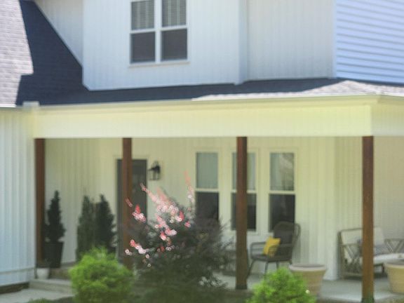2nd image of 546 Carolina Oaks Ave